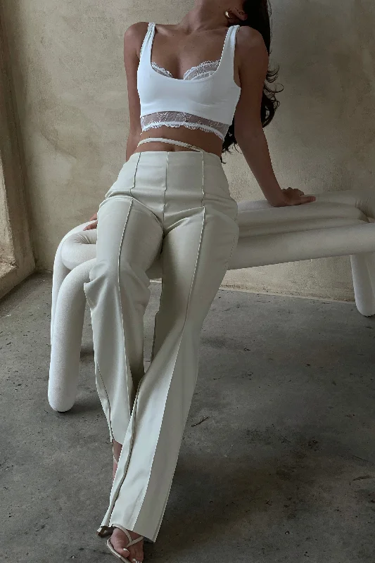 Cuffed wide leg jeans for women in a stylish and neat lookZarsa Wide Leg Mid Rise Pu Pant - Wheat Cuffed wide leg jeans for women in a stylish and neat lookZarsa Wide Leg Mid Rise Pu Pant - Wheat