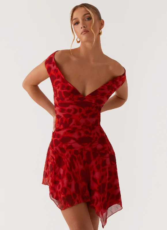 Dresses with Sequined Hearts for Ladies' Romantic LookAlma Mini Dress - Deep Red Floral