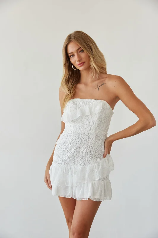 Dresses with Sequined Bodice and Chiffon Overlay for Ladies' Elegant ContrastCece Strapless Lace Ruffle Tie Back Mini Dress Dresses with Sequined Bodice and Chiffon Overlay for Ladies' Elegant ContrastCece Strapless Lace Ruffle Tie Back Mini Dress