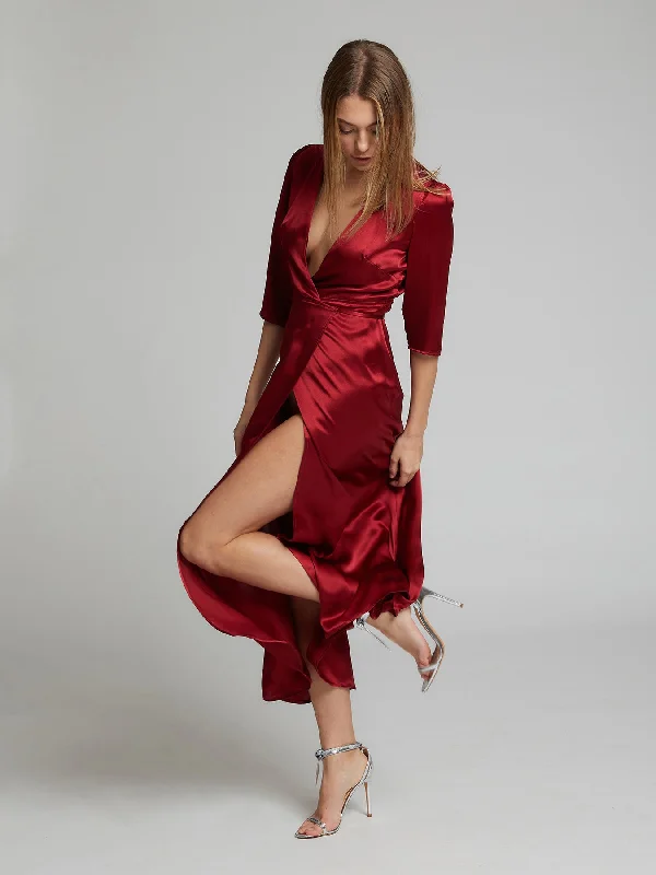 Short Dresses with Sequined Accents for Ladies' Night OutDiana dress - Deep red