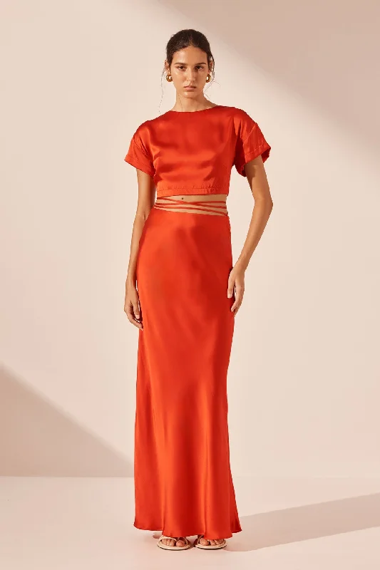Princess Style Tulle Dresses for Ladies' Weekend BrunchMILENNA SILK OPEN BACK DRAWSTRING CROP TOP - CHILLI RED