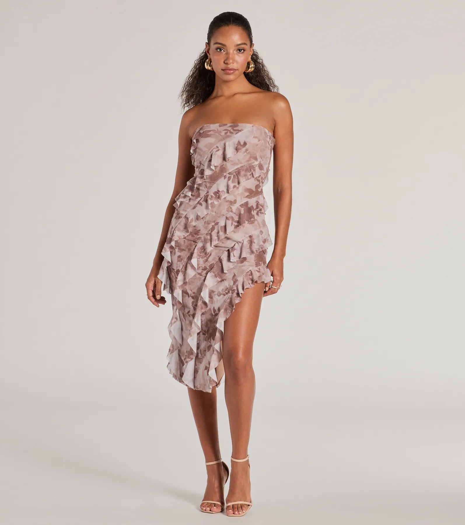 Dresses with Sheer Panels and Beaded Trim and Embroidered Paisley Patterns for Ladies' Sultry and Exotic LookStunning Impression Floral Ruffled Midi Dress Dresses with Sheer Panels and Beaded Trim and Embroidered Paisley Patterns for Ladies' Sultry and Exotic LookStunning Impression Floral Ruffled Midi Dress